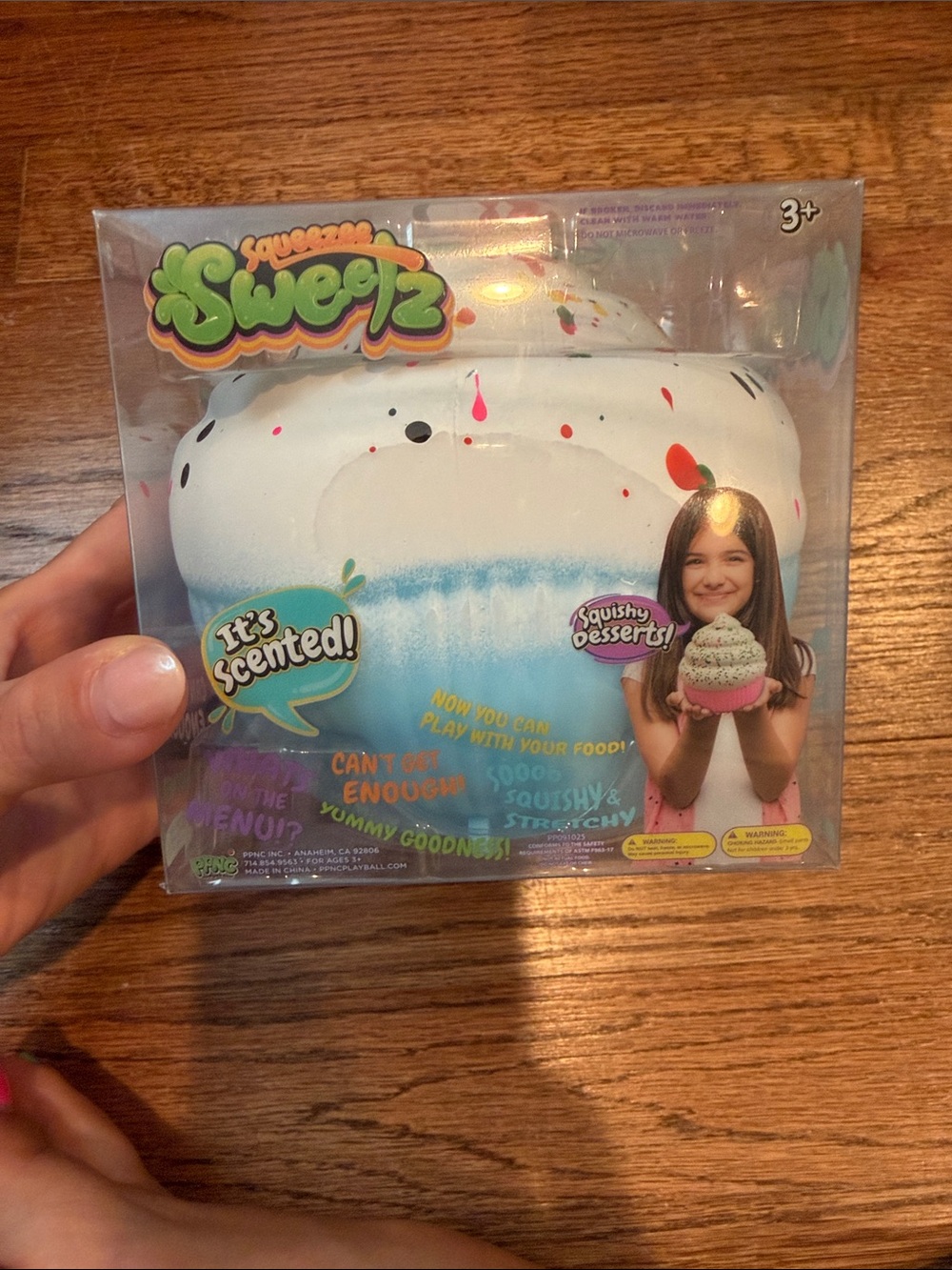 Squeeze Sweetz Cupcake